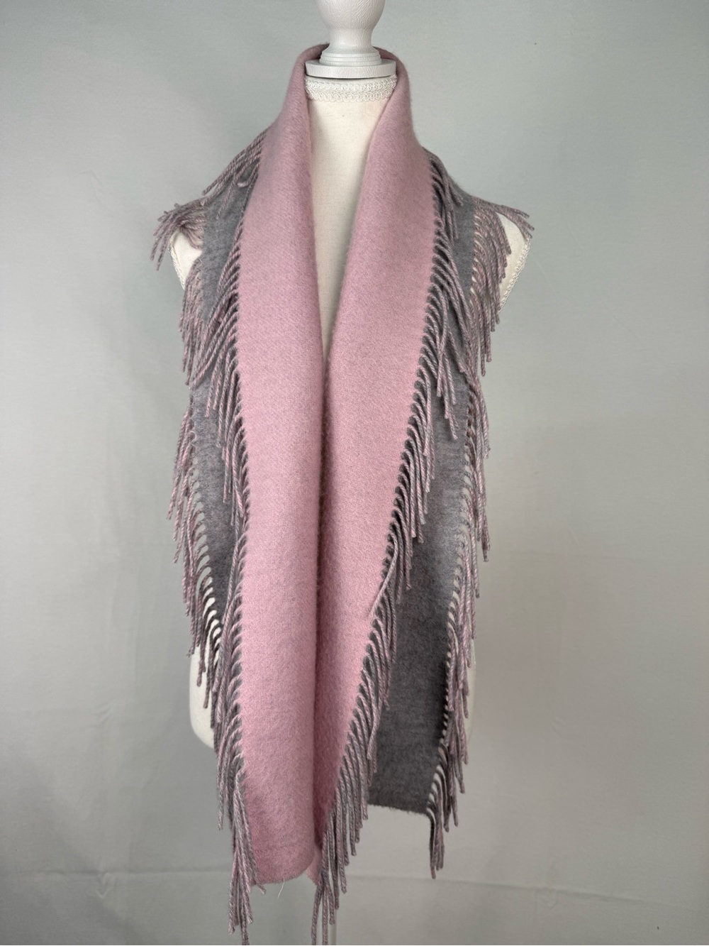 Pure Cashmere Reversible Pink and Gray Fringe Scraf